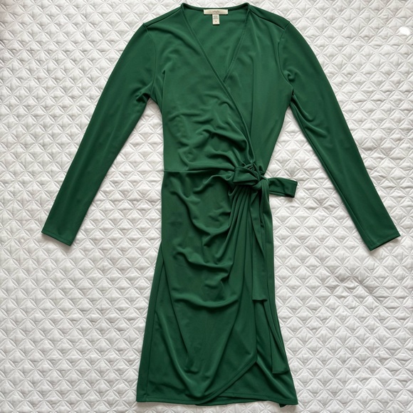 Lark & Ro Dresses & Skirts - Lark & Ro Emerald Green Jersey Fabric Long Sleeve Wrap Tie Dress Size M